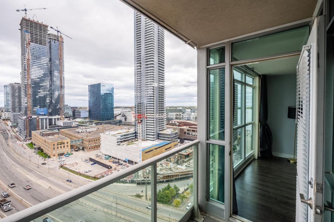 Globalstay Yonge St Condos Toronto Exterior foto